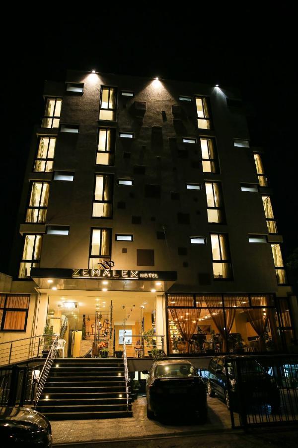 Zemalex Hotel Addis Ababa Exterior foto